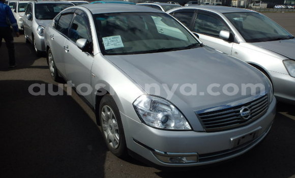 Oofamaa Nissan Teana Silver Makiinaa iti Chuka keessatti East Kenya keessatti