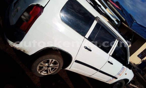Oofamaa Toyota Probox White Makiinaa iti Nyeri keessatti Central Kenya keessatti Oofamaa Toyota Probox White Makiinaa iti Nyeri keessatti Central Kenya keessatti