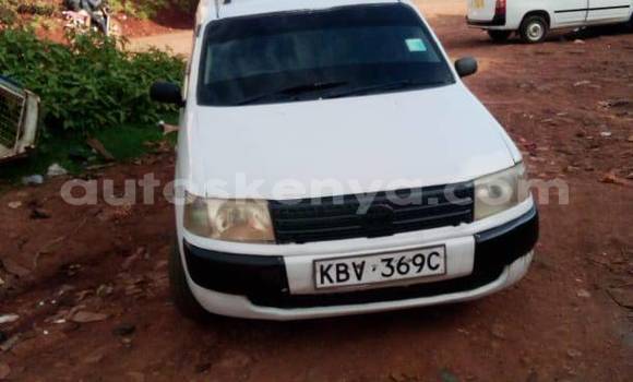 Oofamaa Toyota Probox White Makiinaa iti Nyeri keessatti Central Kenya keessatti