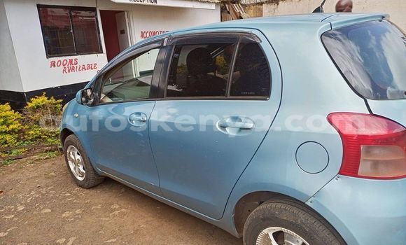 Oofamaa Toyota Vitz Blue Makiinaa iti Nyeri keessatti Central Kenya keessatti