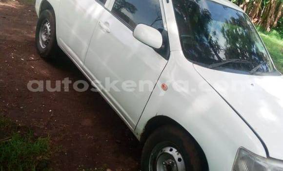 Nunua Ilio tumika Toyota Probox Nyeupe Gari ndani ya Nyeri nchini Kati Kenya
