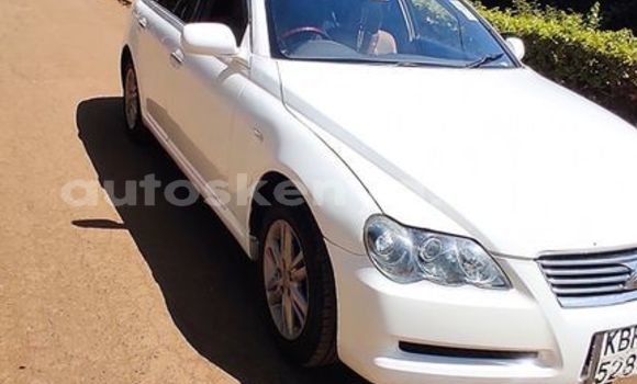 Oofamaa Toyota Mark X White Makiinaa iti Nairobi keessatti Nairobi keessatti