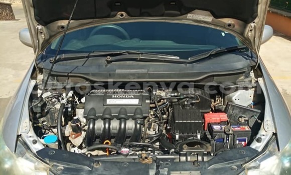 Buy Used Honda Insight Silver Car in Kiambu in Central Kenya Buy Used Honda Insight Silver Car in Kiambu in Central Kenya