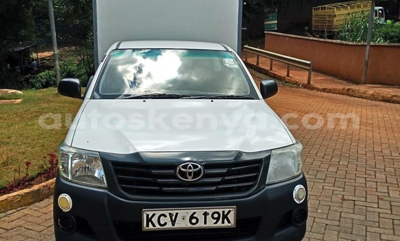 Buy Used Toyota Hilux White Car in Kiambu in Central Kenya