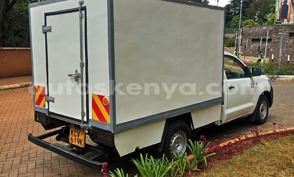 Nunua Ilio tumika Toyota Hilux Nyeupe Gari ndani ya Kiambu nchini Kati Kenya Nunua Ilio tumika Toyota Hilux Nyeupe Gari ndani ya Kiambu nchini Kati Kenya