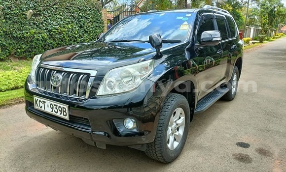 Oofamaa Toyota Land Cruiser Prado Black Makiinaa iti Kiambu keessatti Central Kenya keessatti