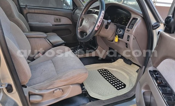 Oofamaa Toyota Surf White Makiinaa iti Kiambu keessatti Central Kenya keessatti Oofamaa Toyota Surf White Makiinaa iti Kiambu keessatti Central Kenya keessatti