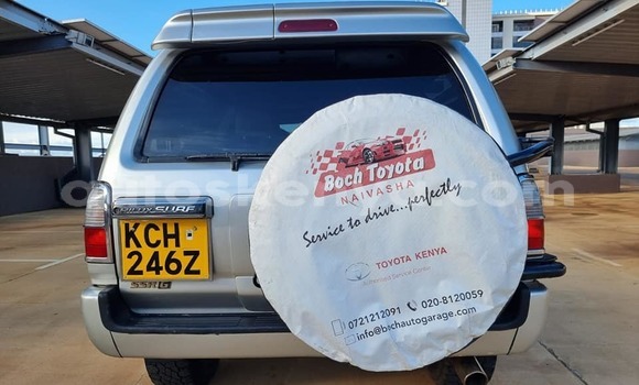 Oofamaa Toyota Surf White Makiinaa iti Kiambu keessatti Central Kenya keessatti Oofamaa Toyota Surf White Makiinaa iti Kiambu keessatti Central Kenya keessatti