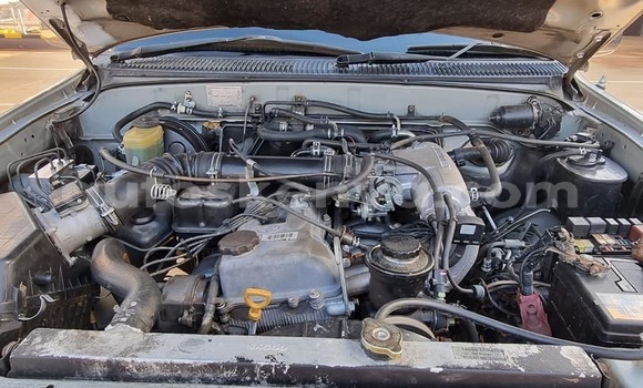 Oofamaa Toyota Surf White Makiinaa iti Kiambu keessatti Central Kenya keessatti Oofamaa Toyota Surf White Makiinaa iti Kiambu keessatti Central Kenya keessatti