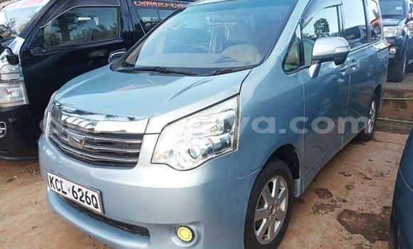 Oofamaa Toyota Noah Blue Makiinaa iti Nairobi keessatti Nairobi keessatti Oofamaa Toyota Noah Blue Makiinaa iti Nairobi keessatti Nairobi keessatti