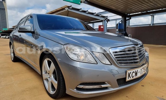 Nunua Ilio tumika Mercedes‒Benz E–Class Fedha Gari ndani ya Kiambu nchini Kati Kenya Nunua Ilio tumika Mercedes‒Benz E–Class Fedha Gari ndani ya Kiambu nchini Kati Kenya