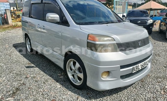 Nunua Ilio tumika Toyota Voxy Fedha Gari ndani ya Kiambu nchini Kati Kenya