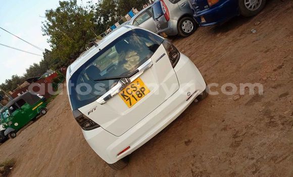 Nunua Ilio tumika Honda Fit Nyeupe Gari ndani ya Nairobi nchini Nairobi Nunua Ilio tumika Honda Fit Nyeupe Gari ndani ya Nairobi nchini Nairobi