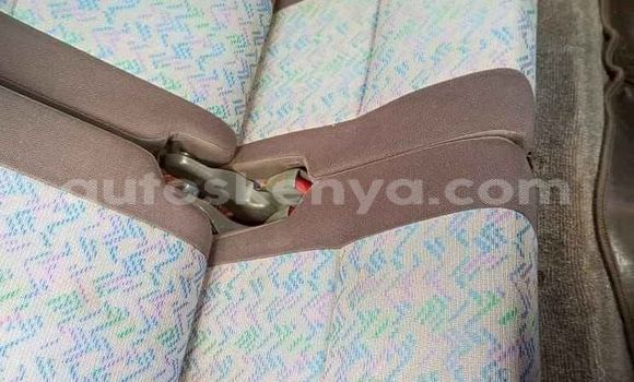 Nunua Ilio tumika Toyota RAV4 Fedha Gari ndani ya Nairobi nchini Nairobi Nunua Ilio tumika Toyota RAV4 Fedha Gari ndani ya Nairobi nchini Nairobi