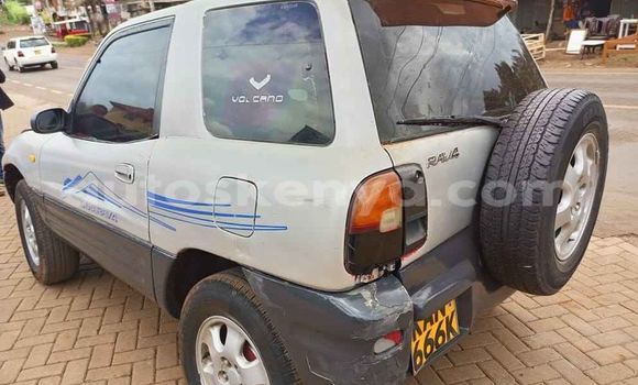 Nunua Ilio tumika Toyota RAV4 Fedha Gari ndani ya Nairobi nchini Nairobi Nunua Ilio tumika Toyota RAV4 Fedha Gari ndani ya Nairobi nchini Nairobi