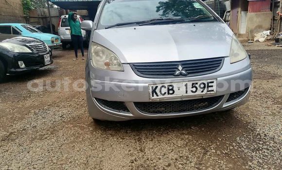 Nunua Ilio tumika Mitsubishi Colt Fedha Gari ndani ya Nairobi nchini Nairobi Nunua Ilio tumika Mitsubishi Colt Fedha Gari ndani ya Nairobi nchini Nairobi