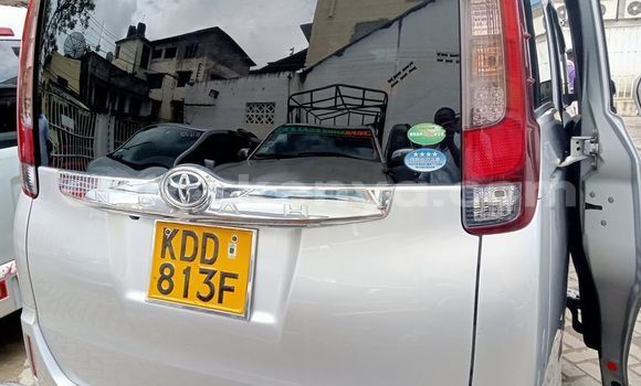 Nunua Ilio tumika Toyota Noah Fedha Gari ndani ya Mombasa nchini Kenya ya Pwani Nunua Ilio tumika Toyota Noah Fedha Gari ndani ya Mombasa nchini Kenya ya Pwani