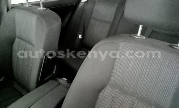 Nunua Ilio tumika Mercedes-Benz C-Classe Nyeupe Gari ndani ya Mombasa nchini Kenya ya Pwani Nunua Ilio tumika Mercedes-Benz C-Classe Nyeupe Gari ndani ya Mombasa nchini Kenya ya Pwani