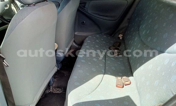 Nunua Ilio tumika Toyota Vitz Nyeupe Gari ndani ya Mombasa nchini Kenya ya Pwani Nunua Ilio tumika Toyota Vitz Nyeupe Gari ndani ya Mombasa nchini Kenya ya Pwani