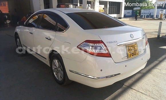 Nunua Ilio tumika Nissan Teana Nyeupe Gari ndani ya Mombasa nchini Kenya ya Pwani Nunua Ilio tumika Nissan Teana Nyeupe Gari ndani ya Mombasa nchini Kenya ya Pwani
