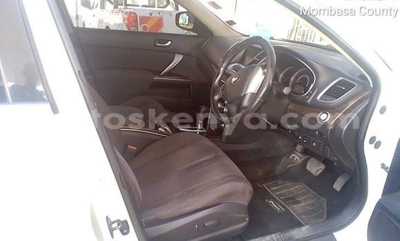 Nunua Ilio tumika Nissan Teana Nyeupe Gari ndani ya Mombasa nchini Kenya ya Pwani Nunua Ilio tumika Nissan Teana Nyeupe Gari ndani ya Mombasa nchini Kenya ya Pwani