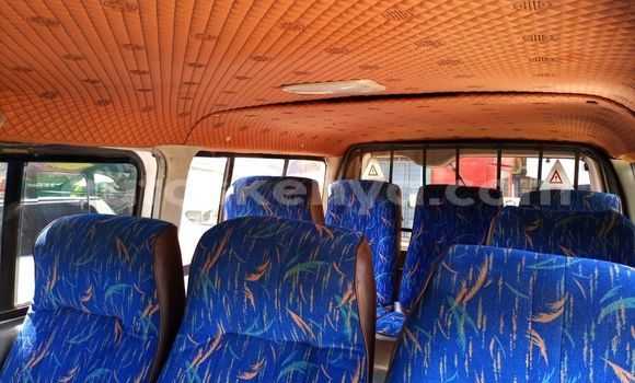 Nunua Ilio tumika Toyota Hiace Nyeupe Gari ndani ya Mombasa nchini Kenya ya Pwani Nunua Ilio tumika Toyota Hiace Nyeupe Gari ndani ya Mombasa nchini Kenya ya Pwani