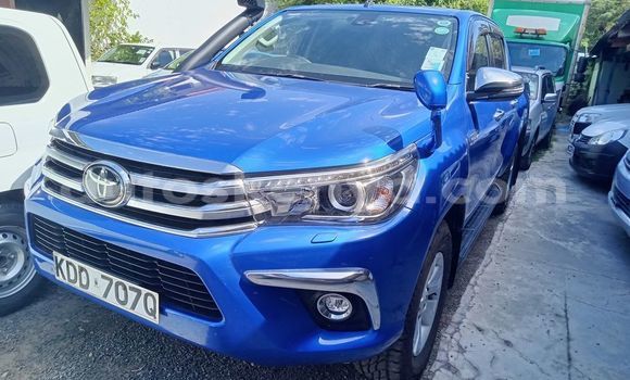 Oofamaa Toyota Hilux Blue Makiinaa iti Mombasa keessatti Coastal Kenya keessatti