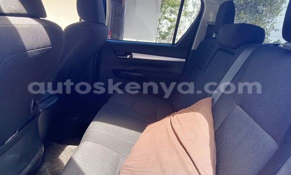 Nunua Ilio tumika Toyota Hilux Bluu Gari ndani ya Mombasa nchini Kenya ya Pwani Nunua Ilio tumika Toyota Hilux Bluu Gari ndani ya Mombasa nchini Kenya ya Pwani