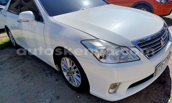 Buy Used Toyota Crown White Car in Mombasa in Coastal Kenya
