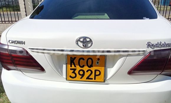 Nunua Ilio tumika Toyota Crown Nyeupe Gari ndani ya Mombasa nchini Kenya ya Pwani Nunua Ilio tumika Toyota Crown Nyeupe Gari ndani ya Mombasa nchini Kenya ya Pwani