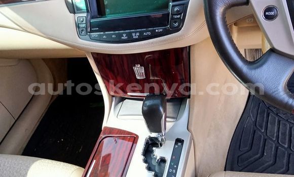 Nunua Ilio tumika Toyota Crown Nyeupe Gari ndani ya Mombasa nchini Kenya ya Pwani Nunua Ilio tumika Toyota Crown Nyeupe Gari ndani ya Mombasa nchini Kenya ya Pwani