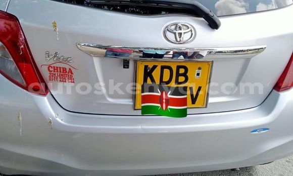 Nunua Ilio tumika Toyota Vitz Fedha Gari ndani ya Mombasa nchini Kenya ya Pwani Nunua Ilio tumika Toyota Vitz Fedha Gari ndani ya Mombasa nchini Kenya ya Pwani