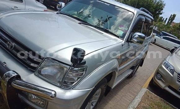 Oofamaa Toyota Land Cruiser Prado Silver Makiinaa iti Nairobi keessatti Nairobi keessatti Oofamaa Toyota Land Cruiser Prado Silver Makiinaa iti Nairobi keessatti Nairobi keessatti