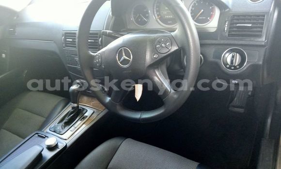 Nunua Ilio tumika Mercedes‒Benz C–Class Fedha Gari ndani ya Mombasa nchini Kenya ya Pwani Nunua Ilio tumika Mercedes‒Benz C–Class Fedha Gari ndani ya Mombasa nchini Kenya ya Pwani