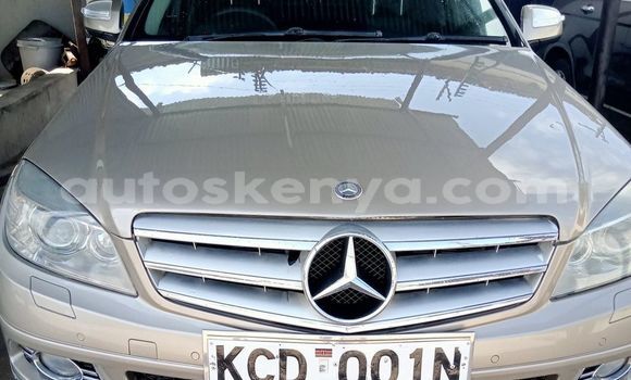 Nunua Ilio tumika Mercedes‒Benz C–Class Fedha Gari ndani ya Mombasa nchini Kenya ya Pwani Nunua Ilio tumika Mercedes‒Benz C–Class Fedha Gari ndani ya Mombasa nchini Kenya ya Pwani