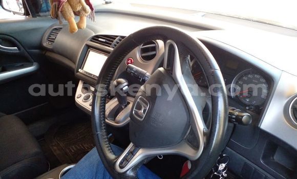 Nunua Ilio tumika Honda Stream Nyeusi Gari ndani ya Mombasa nchini Kenya ya Pwani Nunua Ilio tumika Honda Stream Nyeusi Gari ndani ya Mombasa nchini Kenya ya Pwani