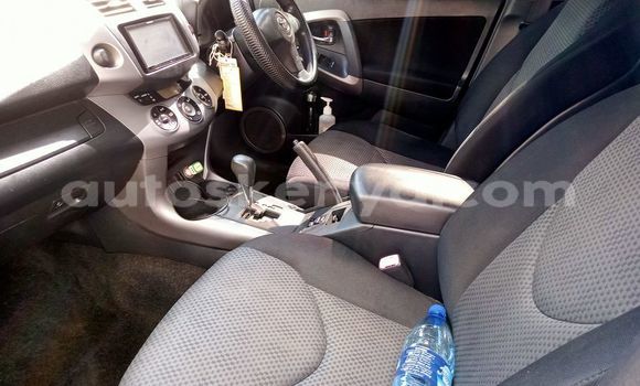 Nunua Ilio tumika Toyota RAV4 Nyeusi Gari ndani ya Mombasa nchini Kenya ya Pwani Nunua Ilio tumika Toyota RAV4 Nyeusi Gari ndani ya Mombasa nchini Kenya ya Pwani