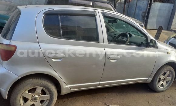 Nunua Ilio tumika Toyota Vitz Fedha Gari ndani ya Mombasa nchini Kenya ya Pwani Nunua Ilio tumika Toyota Vitz Fedha Gari ndani ya Mombasa nchini Kenya ya Pwani