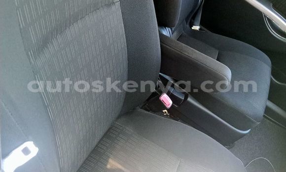 Nunua Ilio tumika Toyota ISIS Nyingine Gari ndani ya Mombasa nchini Kenya ya Pwani Nunua Ilio tumika Toyota ISIS Nyingine Gari ndani ya Mombasa nchini Kenya ya Pwani