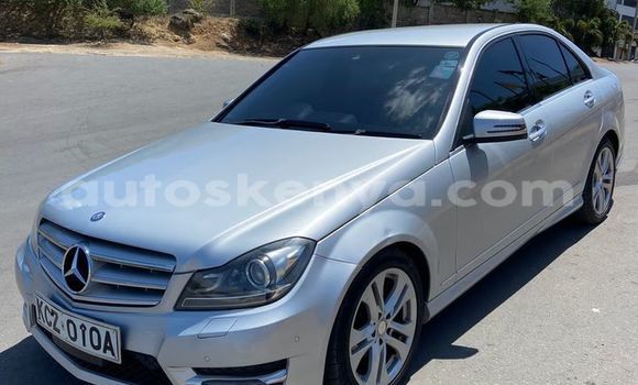 Nunua Ilio tumika Mercedes‒Benz C–Class Fedha Gari ndani ya Mombasa nchini Kenya ya Pwani Nunua Ilio tumika Mercedes‒Benz C–Class Fedha Gari ndani ya Mombasa nchini Kenya ya Pwani