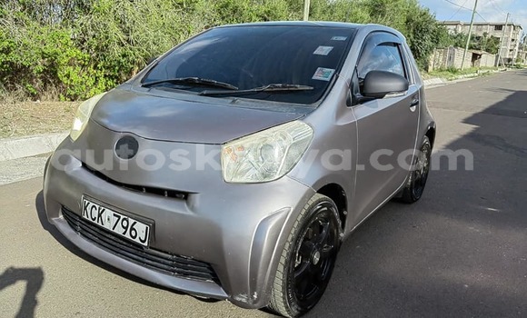 Buy Used Toyota Vitz Silver Car in Nairobi in Nairobi