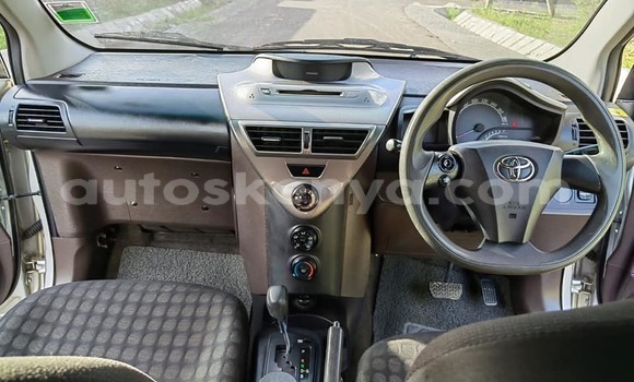 Oofamaa Toyota Vitz Silver Makiinaa iti Nairobi keessatti Nairobi keessatti Oofamaa Toyota Vitz Silver Makiinaa iti Nairobi keessatti Nairobi keessatti
