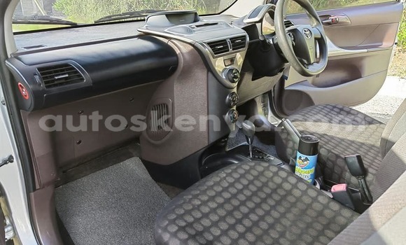 Oofamaa Toyota Vitz Silver Makiinaa iti Nairobi keessatti Nairobi keessatti Oofamaa Toyota Vitz Silver Makiinaa iti Nairobi keessatti Nairobi keessatti