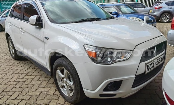 Oofamaa Mitsubishi RVR White Makiinaa iti Nairobi keessatti Nairobi keessatti