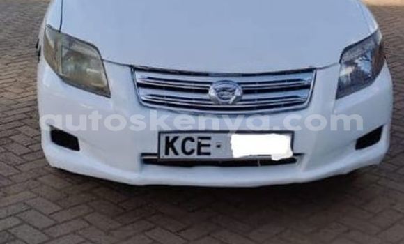 Oofamaa Toyota Axio White Makiinaa iti Nairobi keessatti Nairobi keessatti
