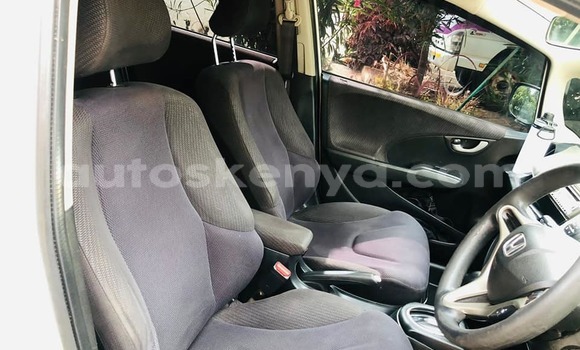 Oofamaa Honda Fit White Makiinaa iti Nairobi keessatti Nairobi keessatti Oofamaa Honda Fit White Makiinaa iti Nairobi keessatti Nairobi keessatti