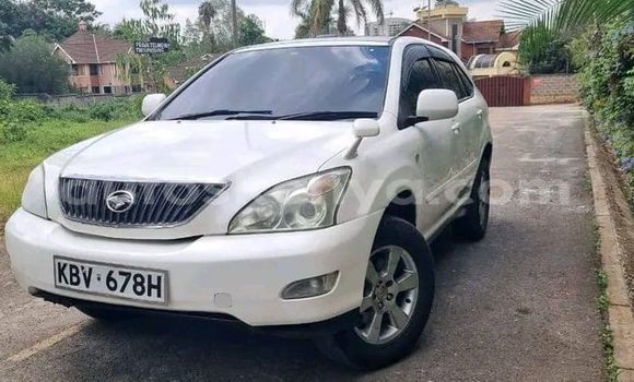 Buy Used Toyota Harrier White Car in Nairobi in Nairobi