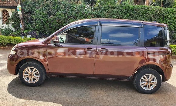 Nunua Ilio tumika Toyota Sienta Brown Gari ndani ya Nairobi nchini Nairobi