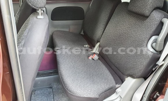 Oofamaa Toyota Sienta Brown Makiinaa iti Nairobi keessatti Nairobi keessatti Oofamaa Toyota Sienta Brown Makiinaa iti Nairobi keessatti Nairobi keessatti