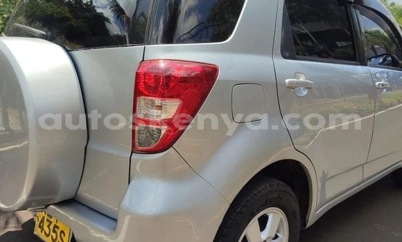 Oofamaa Toyota Rush Silver Makiinaa iti Nairobi keessatti Nairobi keessatti Oofamaa Toyota Rush Silver Makiinaa iti Nairobi keessatti Nairobi keessatti